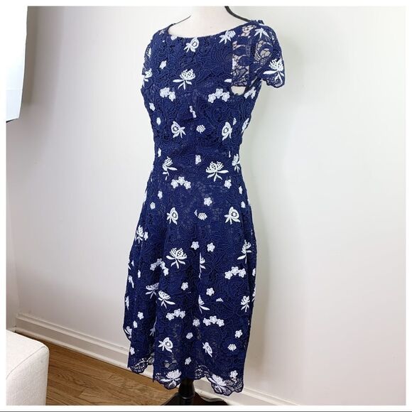 TALBOT RUNHOF Blue Lace Short Sleeved Cocktail Dress Sz 4‎ - Picture 5 of 16